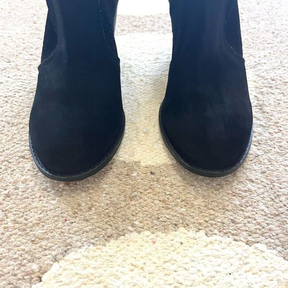 Anthropologie Ryan Perforated Suede Heeled Ankle Boots in Black Size 8 - Picture 5 of 11